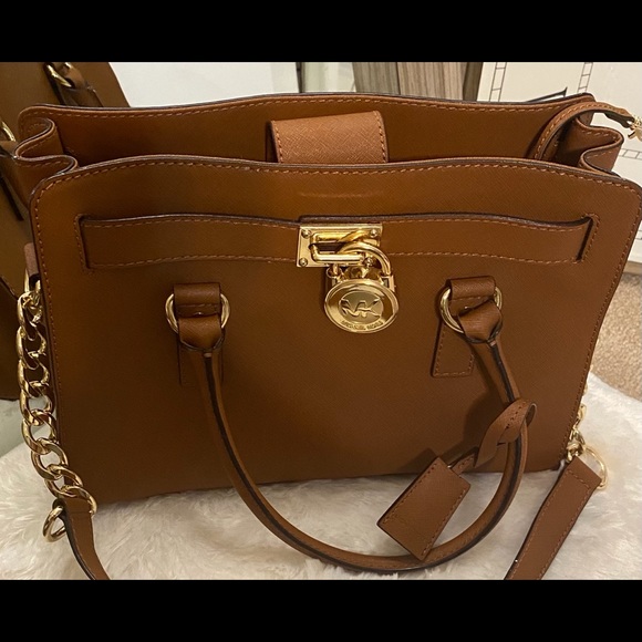 Michael Michael Kors Hamilton East West Satchel - Picture 5 of 13